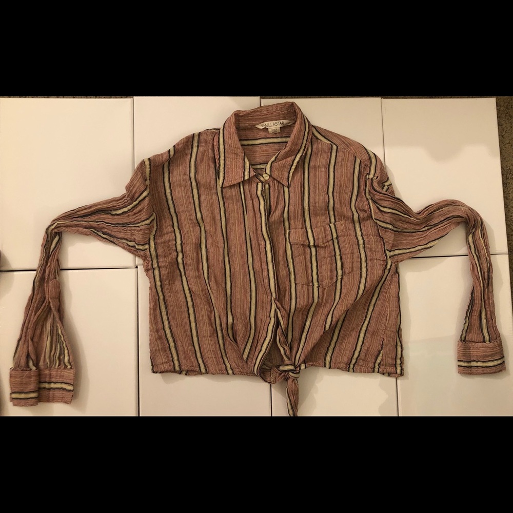 Vanilla Star hidden button long sleeve top